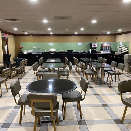 Ramada By Wyndham Rochelle Park Near Paramus Екстериор снимка