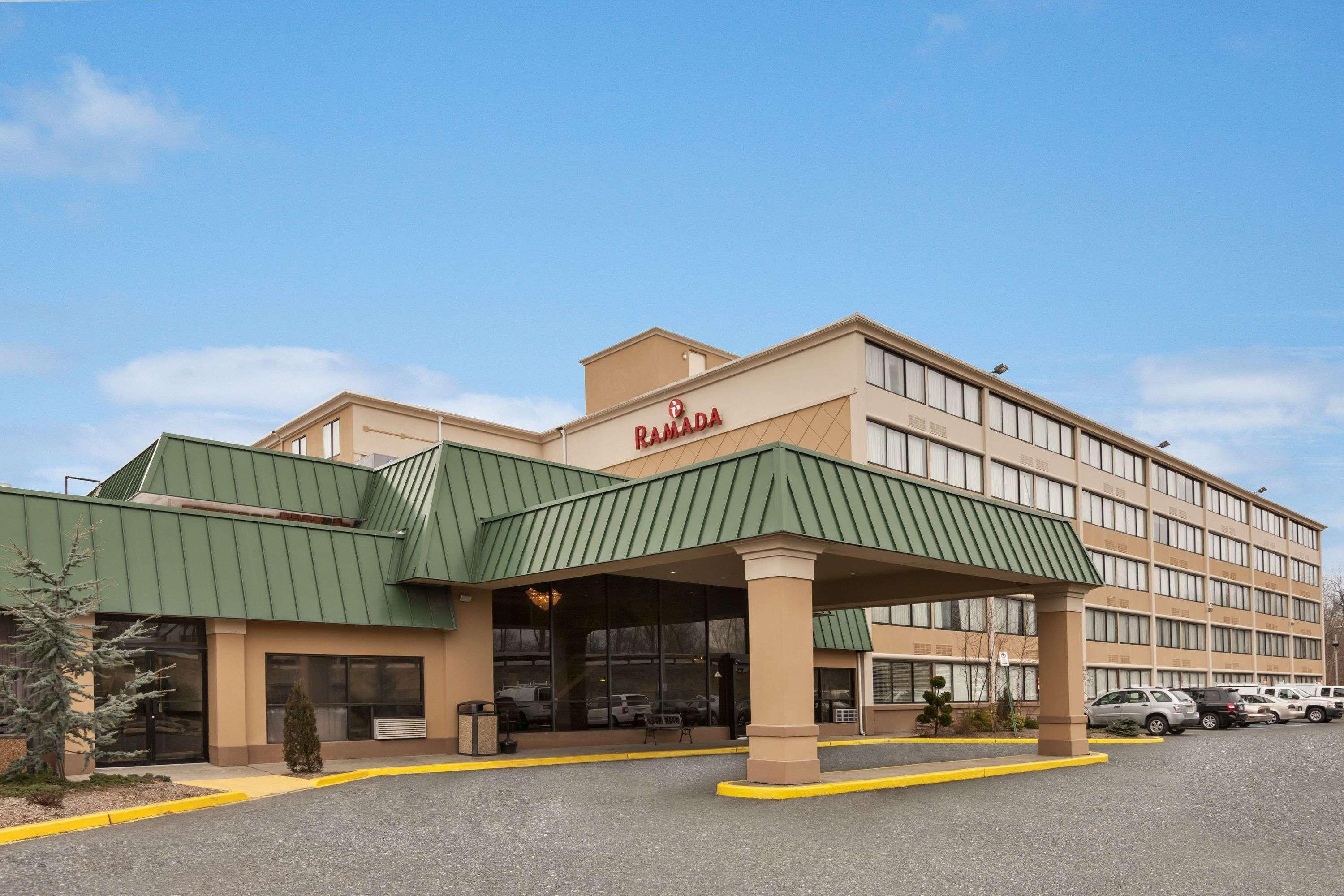 Ramada By Wyndham Rochelle Park Near Paramus Екстериор снимка