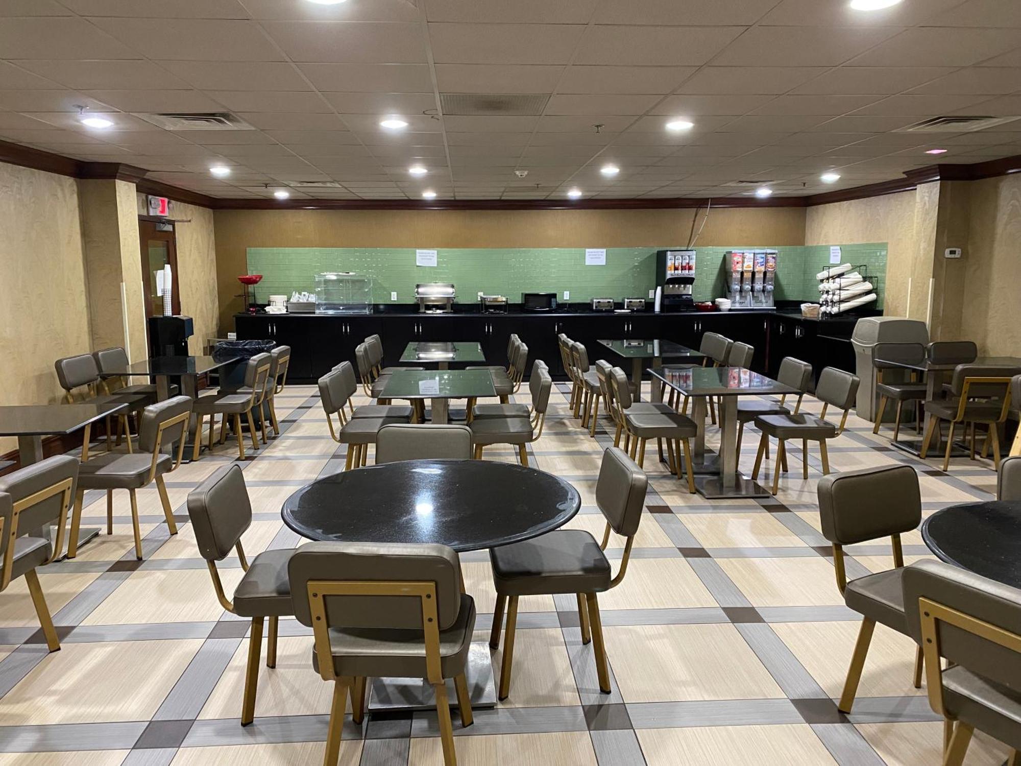 Ramada By Wyndham Rochelle Park Near Paramus Екстериор снимка